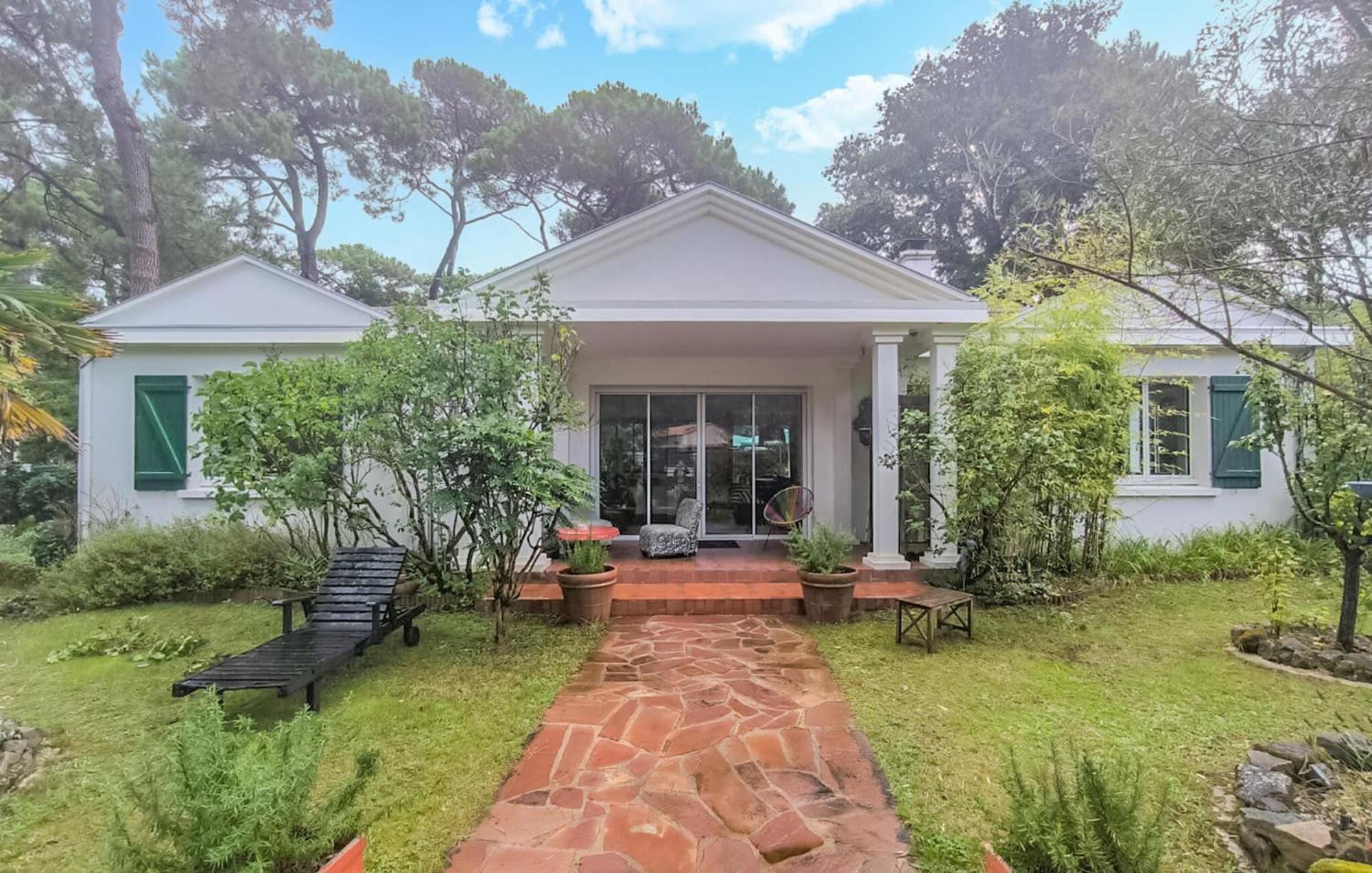 4 Bedroom Beautiful In Holiday home Saint-Brevin-les-Pins